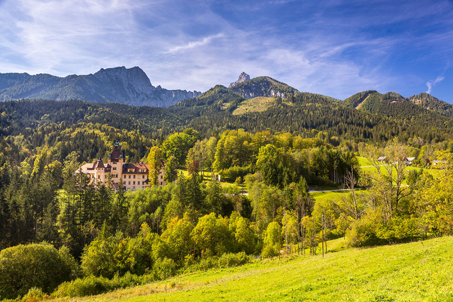 Schloss inmitten der Natur